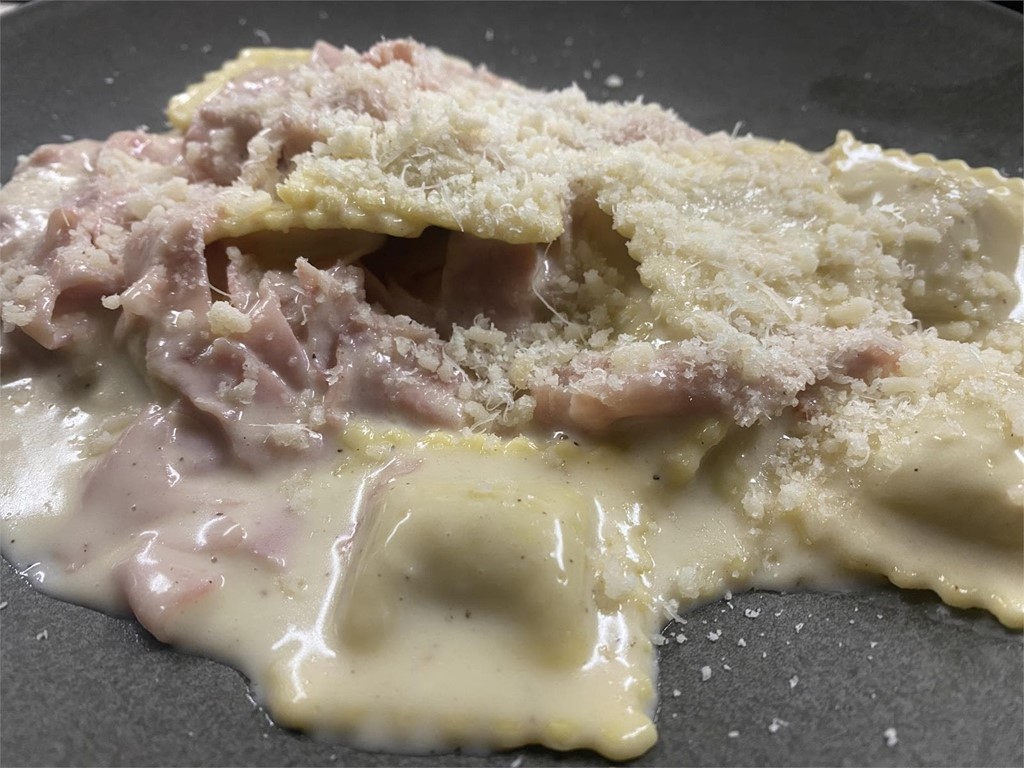 Agnolotti* Panna y Prosciutto - Imagen 1