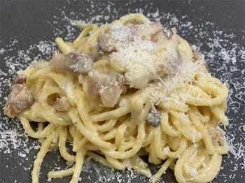 Spaghetti Carbonara italiana - Imagen 1